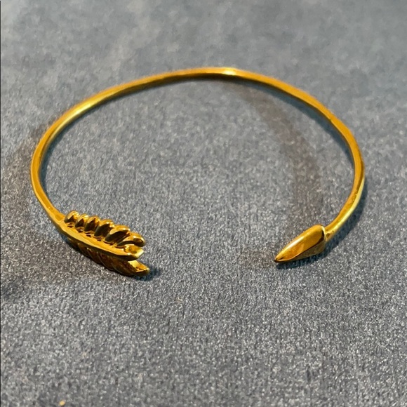 Stella & Dot Gilded Arrow Bangle in Gold - Picture 2 of 4